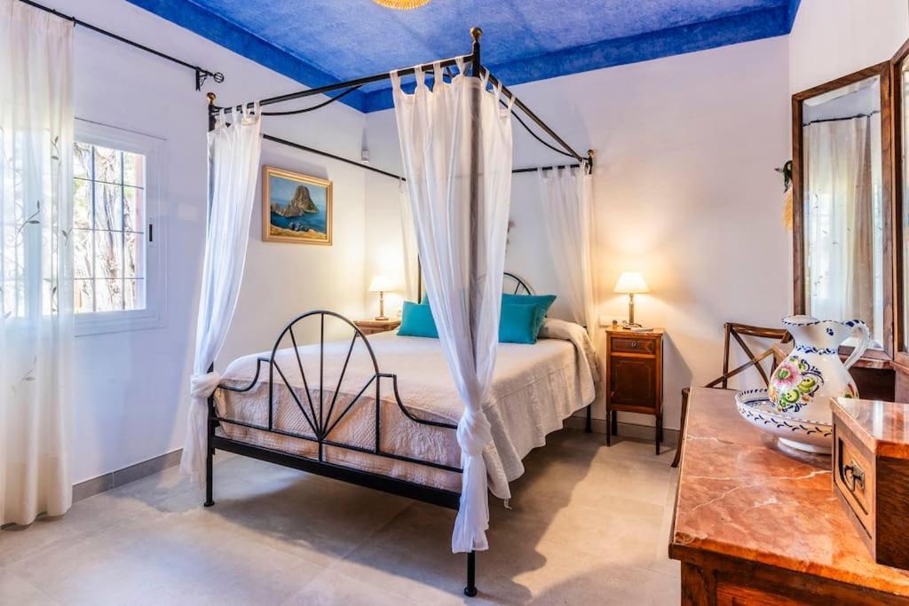 Casa de férias Casa Con Piscina, Jardin Y Juegos Exteriores Montecristo